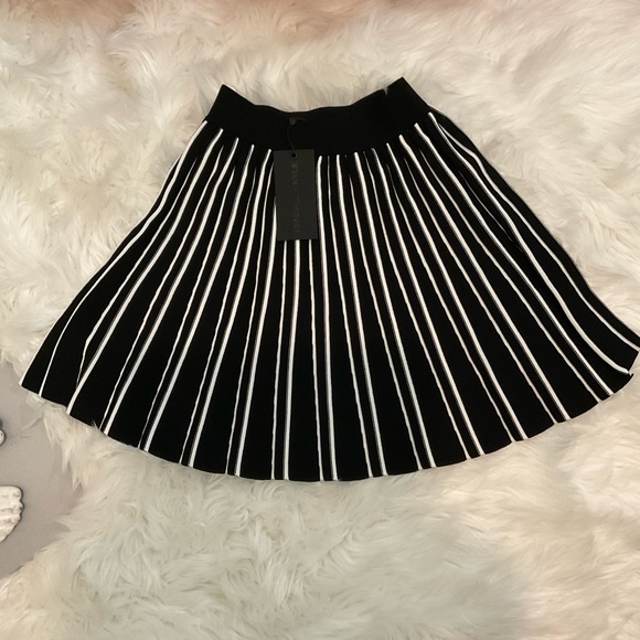 🛑🛑🛑KENDALL & Kylie skirt - Picture 3 of 6